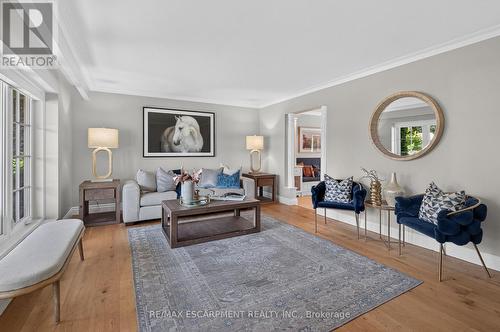 Soo much sunlight - 4461 Tremineer Avenue, Burlington, ON - Indoor Photo Showing Living Room