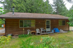 740 Spider Lake Rd Qualicum Beach, BC V9K 2L7