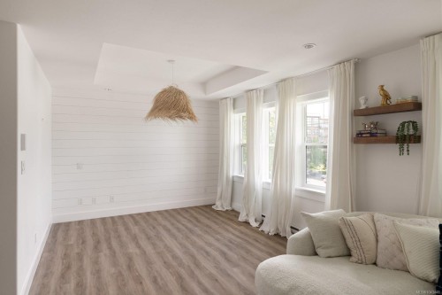 #4-4583 Wilkinson Rd, Saanich, BC 