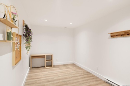 #4-4583 Wilkinson Rd, Saanich, BC 