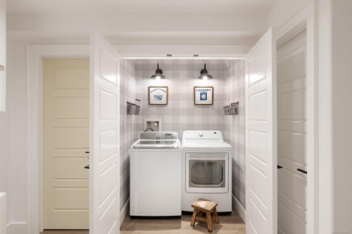 #4-4583 Wilkinson Rd, Saanich, BC 