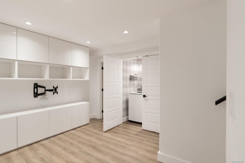 #4-4583 Wilkinson Rd, Saanich, BC 