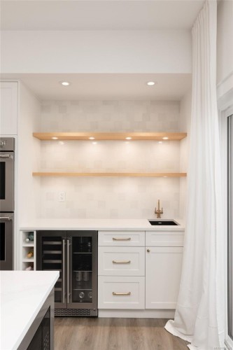 #4-4583 Wilkinson Rd, Saanich, BC 