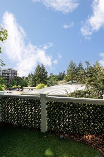 #4-4583 Wilkinson Rd, Saanich, BC 