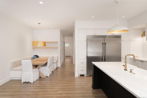 #4-4583 Wilkinson Rd, Saanich, BC 