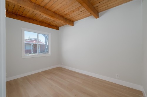 5492 Deep Bay Dr, Bowser, BC 