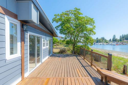 5492 Deep Bay Dr, Bowser, BC 