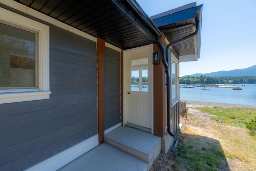 5492 Deep Bay Dr, Bowser, BC 