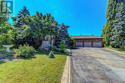 212 Burns Boulevard, King, ON - Outdoor