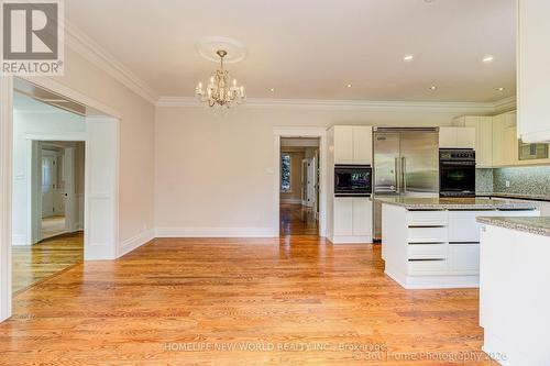 212 Burns Boulevard, King, ON - Indoor Photo Showing Kitchen