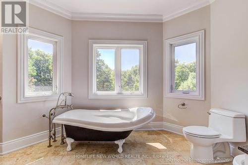 212 Burns Boulevard, King, ON - Indoor Photo Showing Bathroom