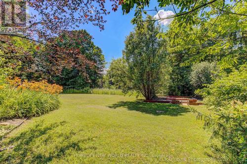 212 Burns Boulevard, King, ON - Outdoor