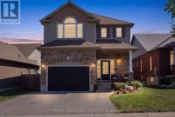 56 DINNICK CRESCENT Orangeville, ON L9W 0B7