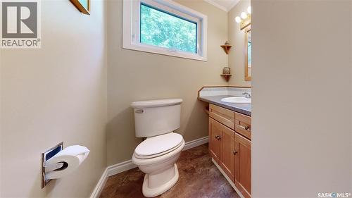 2902 Lacon Street, Regina, SK - Indoor Photo Showing Bathroom