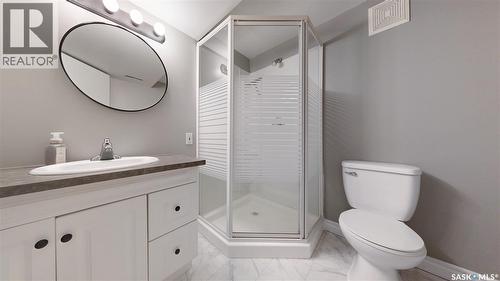 2902 Lacon Street, Regina, SK - Indoor Photo Showing Bathroom