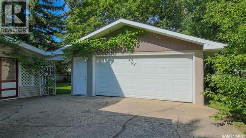 2902 Lacon Street, Regina, SK - Outdoor With Exterior