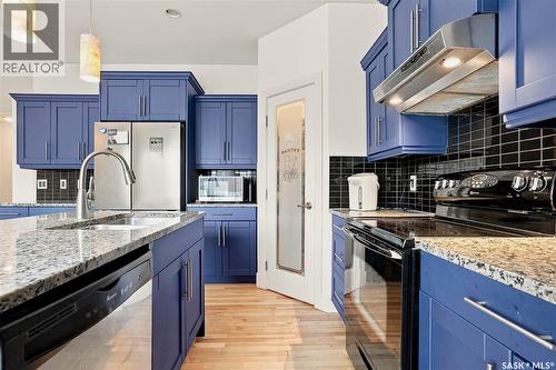 242 Pohorecky Street, Saskatoon, SK - Indoor Photo Showing Kitchen With Double Sink With Upgraded Kitchen