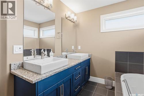 242 Pohorecky Street, Saskatoon, SK - Indoor Photo Showing Bathroom
