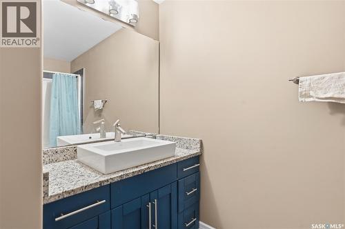 242 Pohorecky Street, Saskatoon, SK - Indoor Photo Showing Bathroom