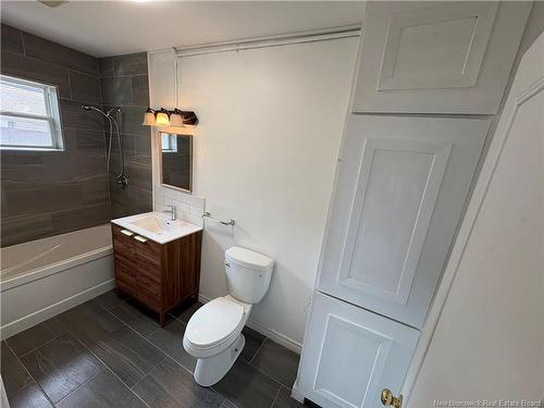 13-15 Corkery St, Saint John, NB - Indoor Photo Showing Bathroom