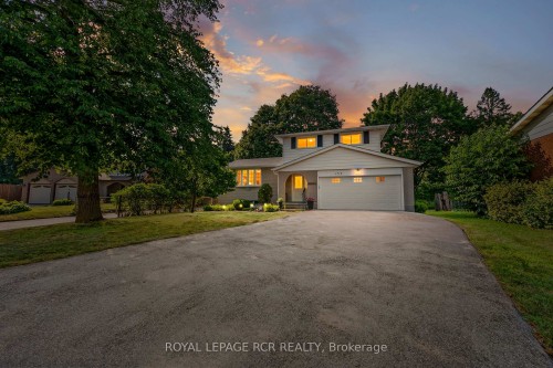137 White Pine Crescent, Waterloo, ON - Outdoor