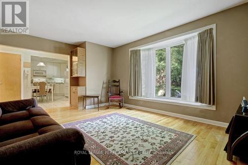 2038 Arch Street, Ottawa, ON - Indoor Photo Showing Living Room