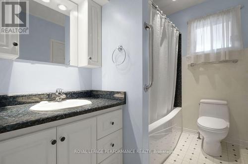 2038 Arch Street, Ottawa, ON - Indoor Photo Showing Bathroom