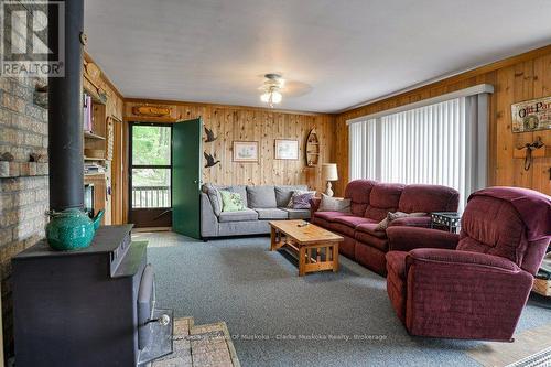 1053 Harrison Trail, Georgian Bay (Freeman), ON - Indoor Photo Showing Living Room