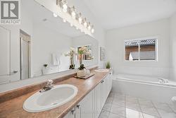 5 PC. Ensuite Bathroom Primary - 
