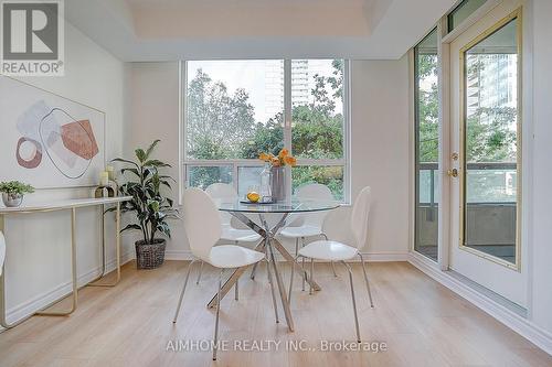 511 - 238 Doris Avenue, Toronto, ON - Indoor Photo Showing Dining Room
