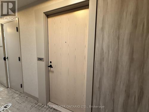 2507 - 28 Interchange Way, Vaughan, ON - Indoor Photo Showing Other Room