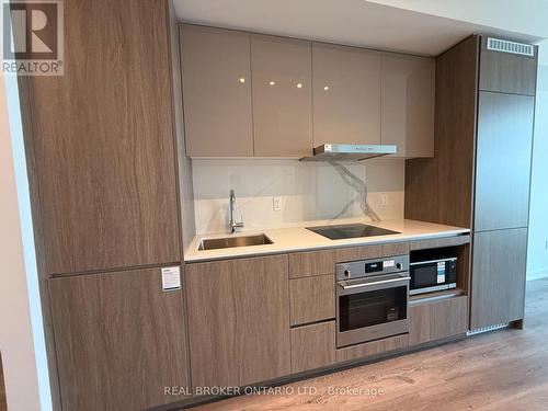 2507 - 28 Interchange Way, Vaughan, ON - Indoor Photo Showing Kitchen