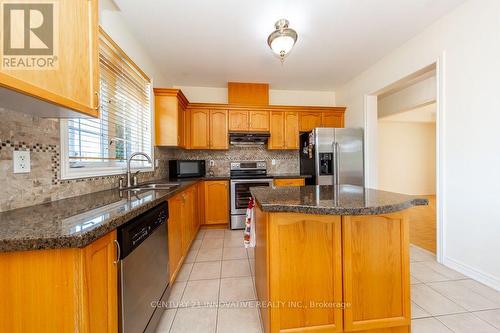 116 Riverwalk Drive, Markham, ON - Indoor Photo Showing Kitchen With Double Sink