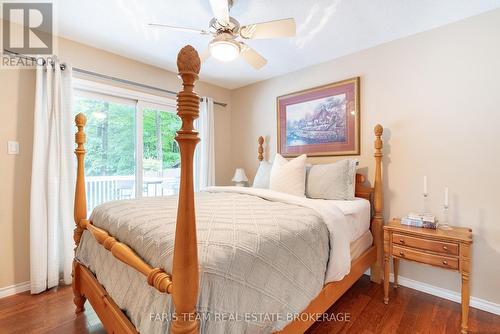 33 Oneida Crescent, Tiny, ON - Indoor Photo Showing Bedroom