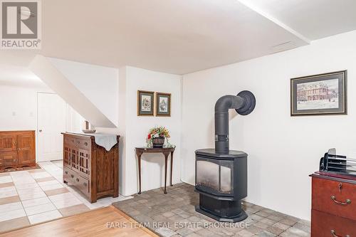 33 Oneida Crescent, Tiny, ON - Indoor Photo Showing Other Room