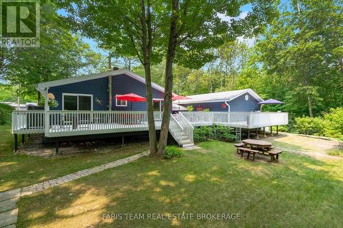 33 Oneida Crescent, Tiny, ON - Outdoor With Deck Patio Veranda