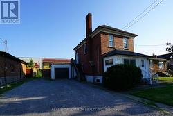 5262 KITCHENER STREET Niagara Falls, ON L2G 1B3