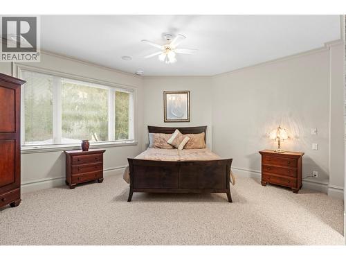 1200 Trans Canada Highway, Sicamous, BC - Indoor Photo Showing Bedroom