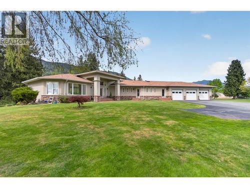 1200 Trans Canada Highway, Sicamous, BC - Outdoor With Facade