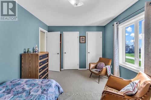 5257 Cliff Road, Lambton Shores, ON - Indoor Photo Showing Bedroom