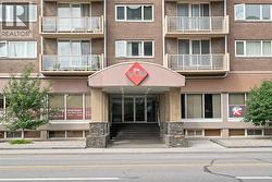 404, 429 14 Street NW  Calgary, AB T2N 2A3