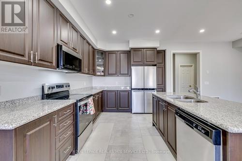 486 Silver Maple Road, Oakville, ON - Indoor Photo Showing Kitchen With Stainless Steel Kitchen With Double Sink With Upgraded Kitchen
