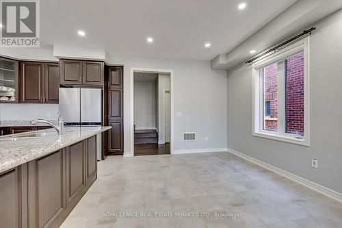486 Silver Maple Road, Oakville, ON - Indoor Photo Showing Other Room