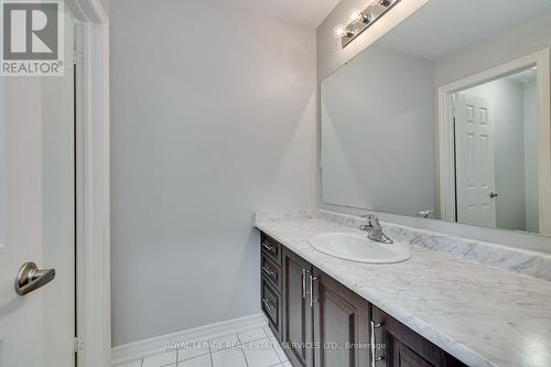 486 Silver Maple Road, Oakville, ON - Indoor Photo Showing Bathroom