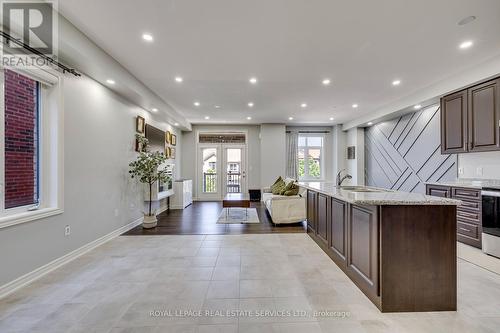 486 Silver Maple Road, Oakville, ON - Indoor Photo Showing Kitchen