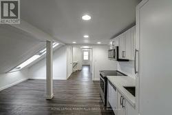 2 - 564 LYONS LANE  Oakville, ON L6J 2Y1