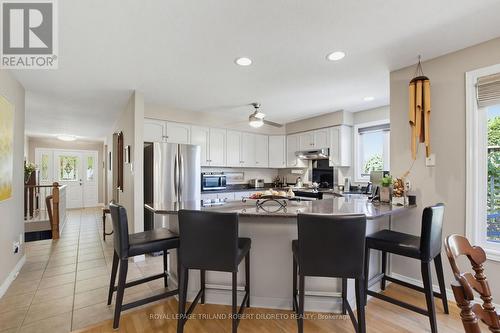 9989 Oxbow Drive, Middlesex Centre (Komoka), ON - Indoor Photo Showing Kitchen With Stainless Steel Kitchen With Upgraded Kitchen
