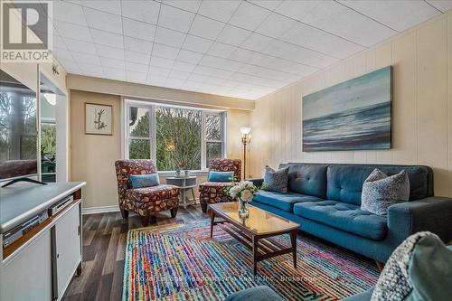 11024 First Line Nassagaweya, Milton (Moffat), ON - Indoor Photo Showing Living Room