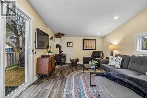 11024 First Line Nassagaweya, Milton (Moffat), ON - Indoor Photo Showing Living Room