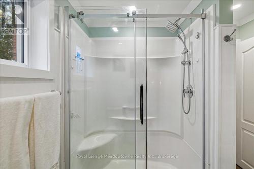 11024 First Line Nassagaweya, Milton (Moffat), ON - Indoor Photo Showing Bathroom
